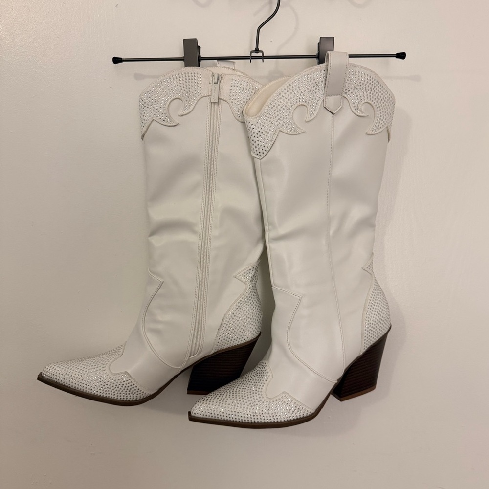 Elegant White Women's Heeled Boots